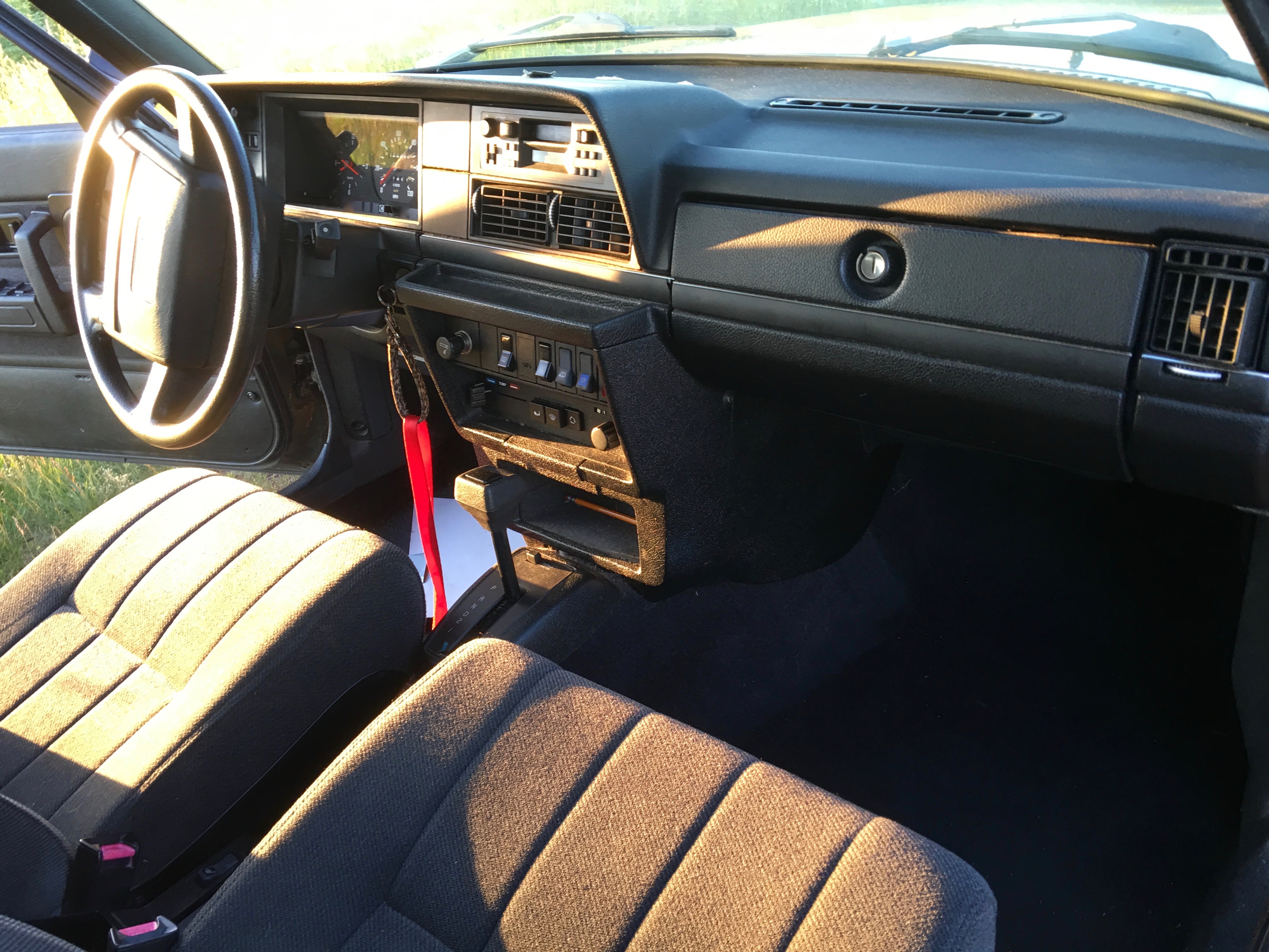1993 Volvo 240 Wagon – 2.3L B230F Inline-Four, 4-Speed Automatic, Long-Term Original-Owner Car — photo 24